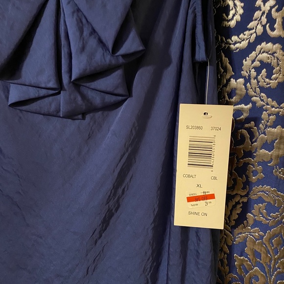 Skirt and shirt - Picture 5 of 5